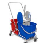 Professioneller Reinigungswagen mit verchromtem Metallrahmen
